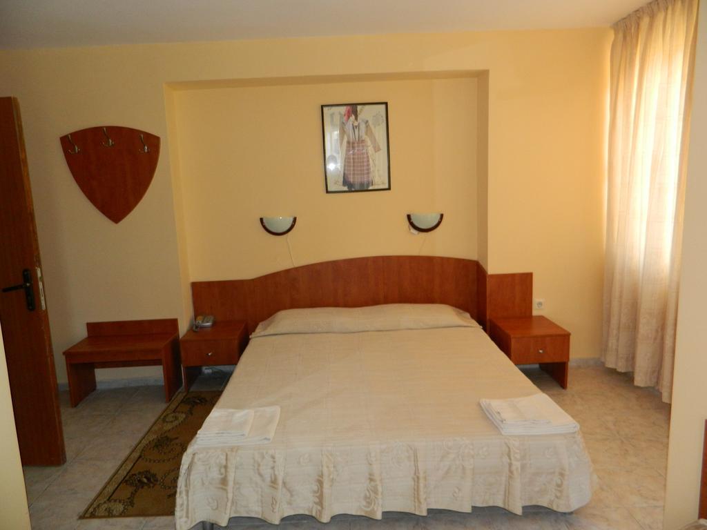 Family Hotel Andreev Nesebar Rum bild