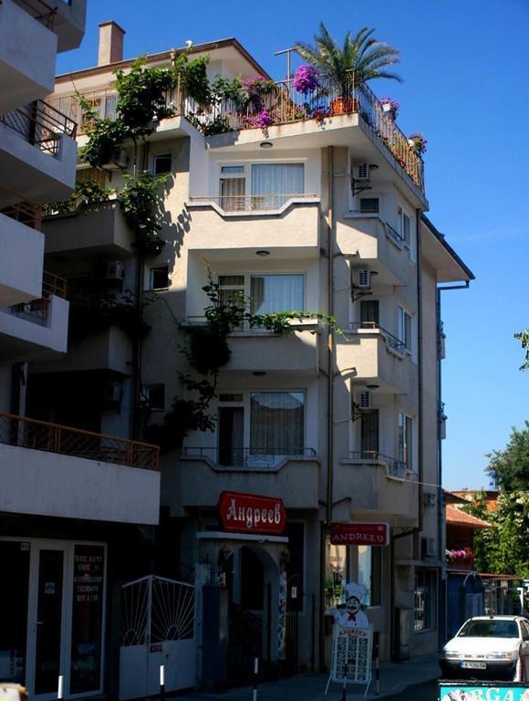 Family Hotel Andreev Nesebar Exteriör bild
